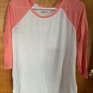 Women’s quarter length tshirt